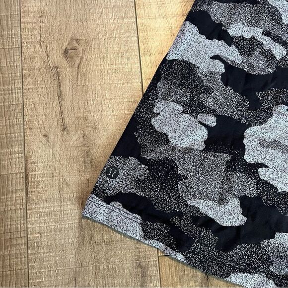 Lululemon All Yours Training Tee Shirt Black camo women - Picture 4 of 6